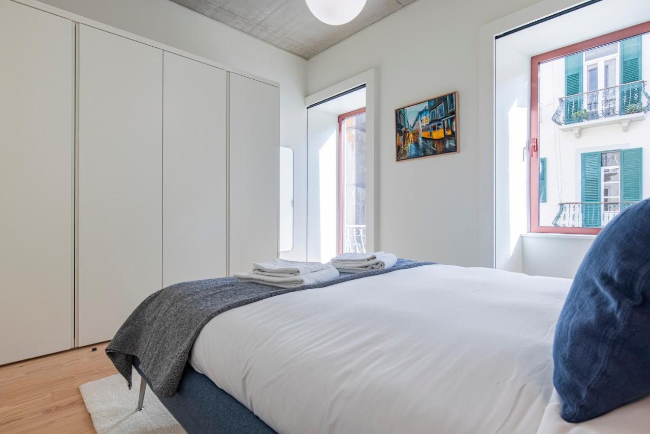 Deluxe 2Bdr Apartment W/ Patio By Lovelystay Lisboa Ngoại thất bức ảnh