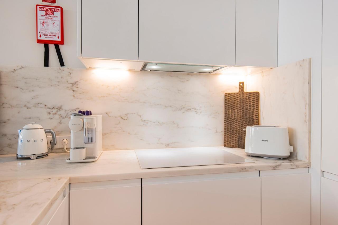 Deluxe 2Bdr Apartment W/ Patio By Lovelystay Lisboa Ngoại thất bức ảnh